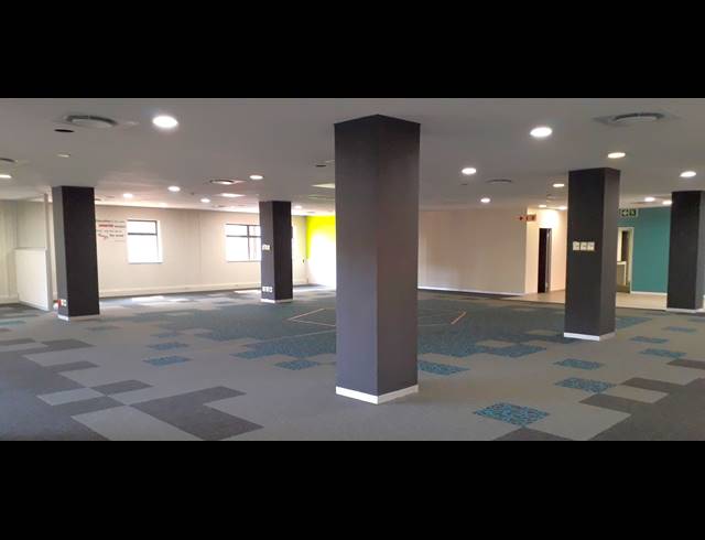 28M² CO-WORKING SPACE TO LET IN DIE HOEWES